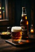 foto di bicchiere birra e spuntini con bottiglia nel sfondo nel bar