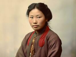 un vecchio colorato fotografia di un' asiatico donna a partire dal il presto 1900 ai generativo foto