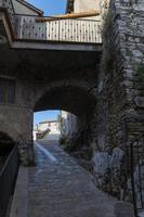 Edifici nel comune di miranda in provincia di terni, italia foto