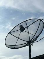 parabola satellitare sul tetto foto