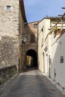 edifici nel villaggio di san gemini, italia, 2020 foto