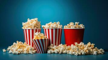 film Biglietti e Popcorn su blu sfondo foto