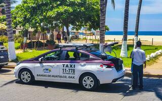 puerto escondido oaxaco Messico 2023 colorato Taxi taxi auto e mezzi di trasporto nel puerto escondido Messico. foto