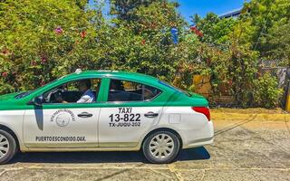 puerto escondido oaxaco Messico 2023 colorato Taxi taxi auto e mezzi di trasporto nel puerto escondido Messico. foto