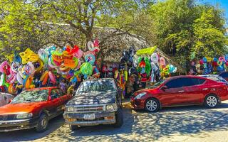 puerto escondido oaxaca Messico 2023 tipico bellissimo colorato turista strada marciapiede città puerto escondido Messico. foto