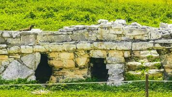 antico tulum rovine Maya luogo tempio piramidi artefatti paesaggio Messico. foto