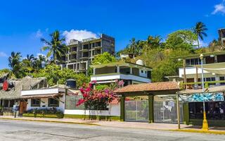 puerto escondido oaxaca Messico 2023 tipico bellissimo colorato turista strada marciapiede città puerto escondido Messico. foto