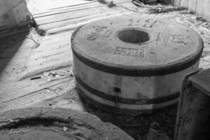 fotografia su tema eccezionale edificio bellissimo mattone vecchio acqua mulino foto