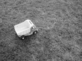 foto sul tema del camion giocattolo in plastica per bambini di grandi dimensioni