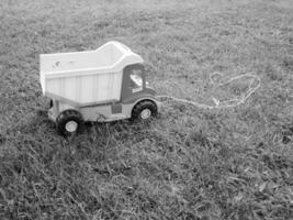 foto sul tema del camion giocattolo in plastica per bambini di grandi dimensioni