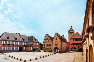 città medievale di rouffach in alsazia, francia