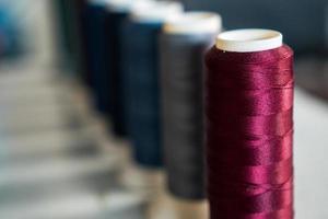 sfondo di fili per cucire multicolore multi