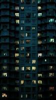 cupo sovietico edifici Russia depressivo comfort sfondo smartphone foto facciata notte luci