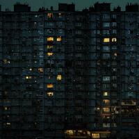 cupo sovietico edifici Russia depressivo comfort sfondo smartphone foto facciata notte luci