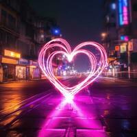 cuore illuminato leggero pittura congelare foto lungo esposizione rosa strada città neon romantico