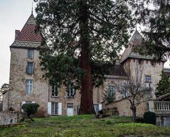 vecchio edificio di una piccola cittadina della Borgogna, francia foto