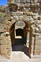 italia, lecce, città con architettura barocca e chiese e resti archeologici. foto