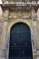 italia, lecce, città con architettura barocca e chiese e resti archeologici. foto