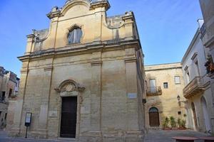 italia, lecce, città con architettura barocca e chiese e resti archeologici. foto