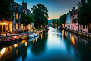 un' canale nel un' città a crepuscolo con Barche su esso. ai-generato foto