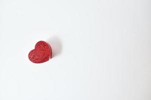 un cuore rosso solitario foto