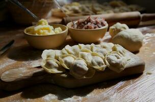 ripieno Ravioli con fracassato patate e carne foto