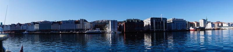 bergen dal punto di vista del monte floyen foto