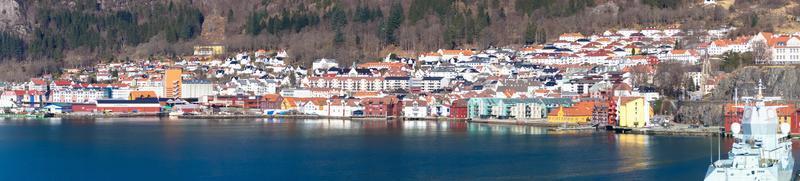 bergen dal punto di vista del monte floyen foto