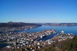 bergen dal punto di vista del monte floyen foto