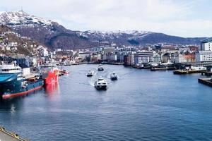 bergen dal punto di vista del monte floyen foto