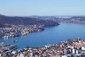 bergen dal punto di vista del monte floyen foto