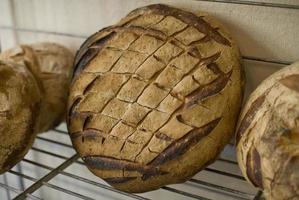 autentico pane di campagna in una panetteria francese? foto