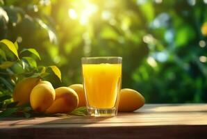 bicchiere di Mango succo con affettato fresco manghi su di legno tavolo con sfocato sfondo e luce del sole. generativo ai foto