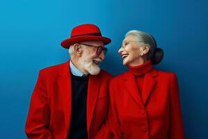 con stile vestito anziano donna e uomo nel un' positivo umore su un' colorato sfondo foto