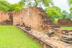 bella architettura antica storica di ayutthaya in thailandia - migliora lo stile di elaborazione del colore foto