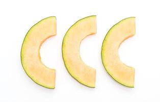melone cantalupo su sfondo bianco