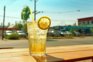 ghiacciato limonata su un' caldo giorno foto