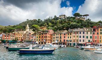 villaggio di pescatori di portofino in riviera italiana foto