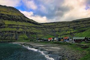 intorno al villaggio di tjornuvik sulle isole faroe foto