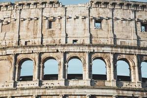 dettaglio del Colosseo a roma foto