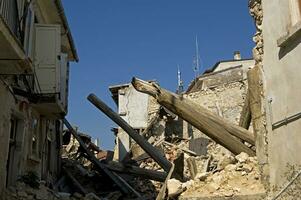 particolari fotografici del terremoto un' l'aquila e dintorni foto