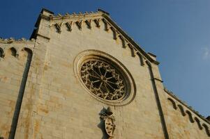 dettagli di il Chiesa e campana Torre di pietrasanta lucca foto