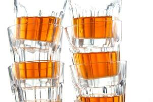 un' gruppo di bicchieri con diverso tipi di bevande foto