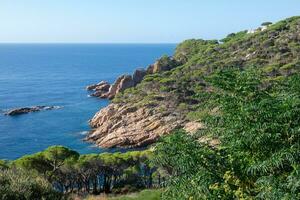 costa brava e costiero sentiero lungo il aspro costa di settentrionale catalogna, Spagna foto