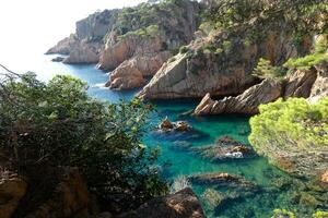 costa brava e costiero sentiero lungo il aspro costa di settentrionale catalogna, Spagna foto