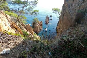 costa brava e costiero sentiero lungo il aspro costa di settentrionale catalogna, Spagna foto