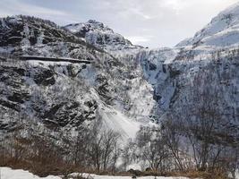 cascata ghiacciata in norvegia foto