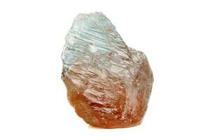 macro minerale pietra topazio su un' bianca sfondo foto