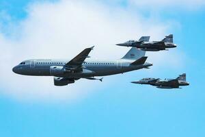 saab Jas 39 gripen militare combattente Jet aereo a aria base. aria vigore volo operazione. aviazione e aereo. aria difesa. militare industria. volare e volare. foto