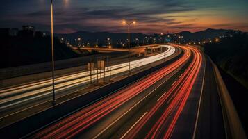 auto leggero sentieri su il autostrada a notte. splendore luci su strada foto